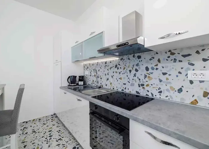 In 15435 Apartman