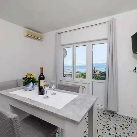 In 15435 * Novi Vinodolski