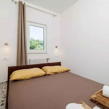 Apartment In 15435
