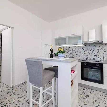 In 15435 Novi Vinodolski