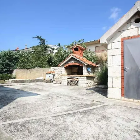 In 15435 Novi Vinodolski