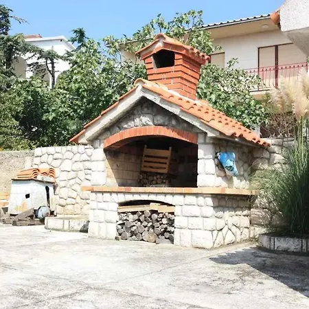 In 15435 Apartment Novi Vinodolski