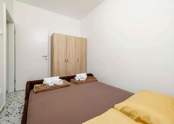 Apartment In 15435 *